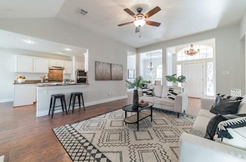 6868 Auckland Dr, Austin TX  78749-4139 exterior