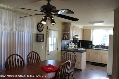 25 Partridge Pl, Lakehurst, NJ 08759-3621
