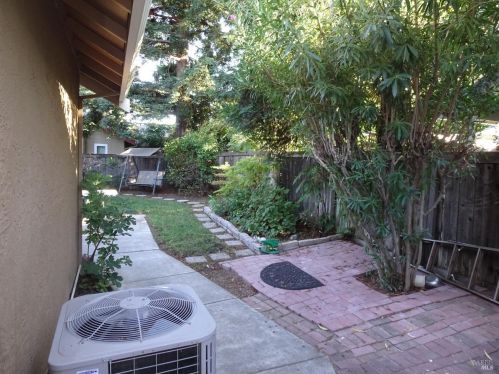 195 Bighorn Ct, Vacaville CA  95687-3438 exterior