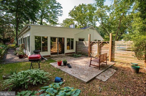 7415 Hastings St, Springfield VA  22150-4108 exterior