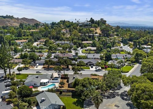5550 Gloucester Way, Riverside CA  92506-3425 exterior