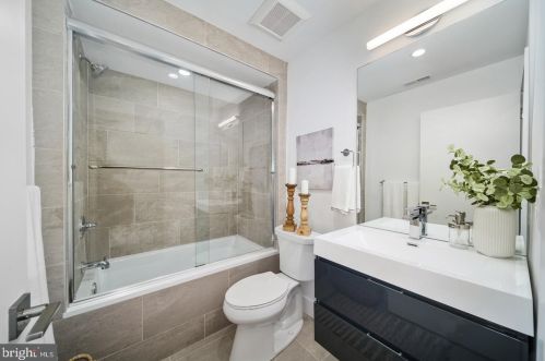 1344 19 St, Philadelphia PA  19146-4665 exterior