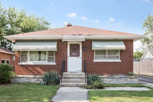 9 Rdg Rd, Lemont IL  60439-3972 exterior