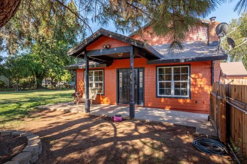 6836 9th St, Rio Linda, CA 95673-2409
