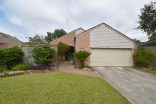11634 Southlake Dr, Houston, TX 77077-6704