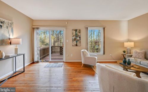 9048 Saffron Ln, Silver Spring MD 20901-4272 exterior