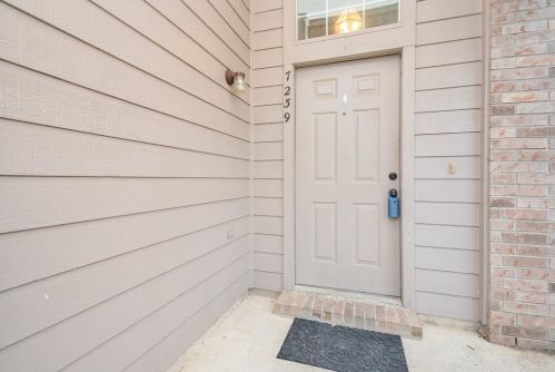 7239 Roundrock Park Ln, Richmond TX  77407-1582 exterior