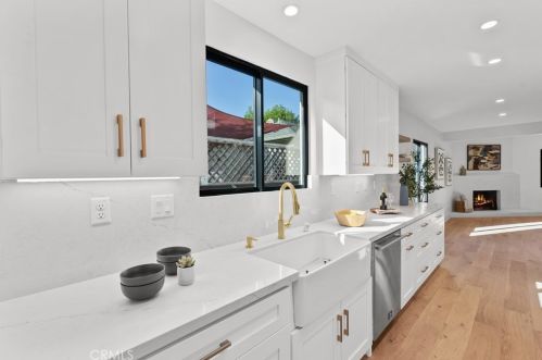 5326 Forbes Ave, Van Nuys CA  91436-1004 exterior