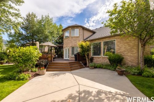 6 Mistywood Ln, Sandy UT 84092-4850 exterior