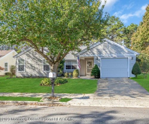 2103 Llewellyn Pkwy, Lacey, NJ 08731-3818