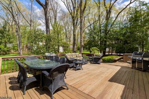19 Trowbridge Dr, Dover NJ  07869-4519 exterior