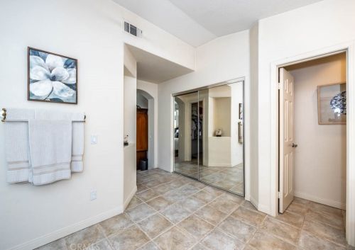 7551 Hollow Oak Rd, Anaheim CA  92808-1429 exterior