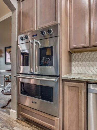 4401 Bay Vly Dr, Garland TX  75043-1874 exterior