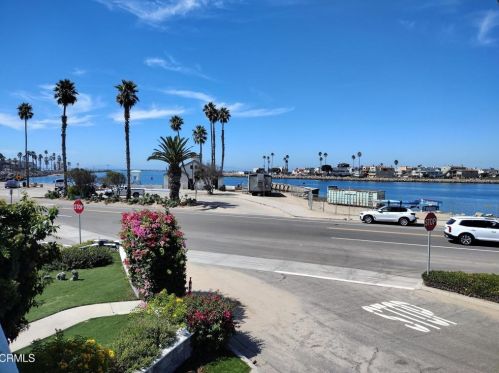 2908 Lakeshore Ct, Oxnard, CA 93035-4421