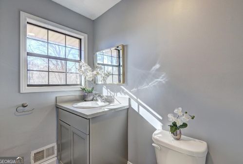 6495 Old Macon Hwy, Rex GA 30273-1852 exterior