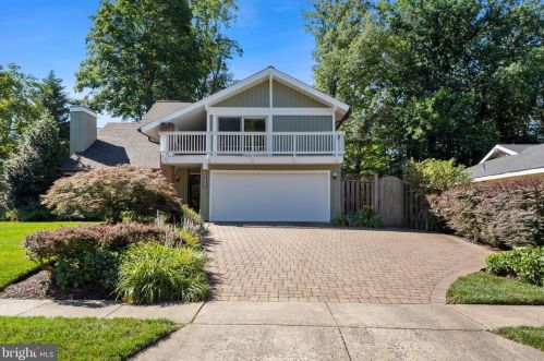 7907 Mulberry Bottom Ct, Springfield, VA 22153-2315