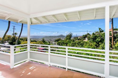 1904 Iwi Way, Honolulu HI  96816-3908 exterior