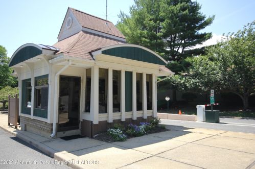 64 Berkshire Ct, Tinton Falls, NJ 07701-5413