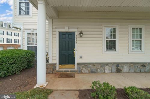 6794 Hampton Bay Ln, Gainesville, VA 20155-6229