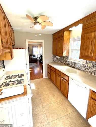 7692 Groveland Rd, Saint Paul MN  55112-3815 exterior