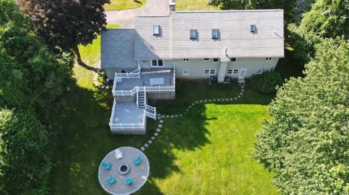 4 Highland Dr, Waterbury, CT 06712-1198