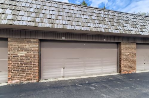 511 Timber Ridge Dr, Carol Stream IL  60188-2822 exterior