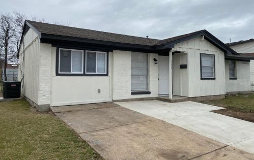 531 Wind River Dr, Duncanville, TX 75116-2411