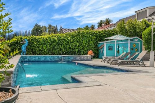 450 25 St, Upland CA 91784-8338 exterior