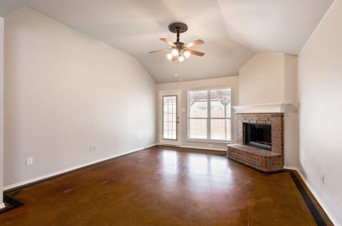 10449 Fossil Hill Dr, Fort Worth TX  76131-3948 exterior