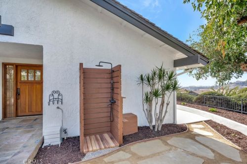323 Calle Empalme, San Clemente CA  92672-2105 exterior