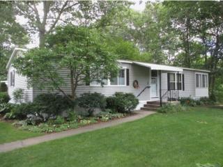 12 Amy Ln, Hampstead, NH 03841-2247