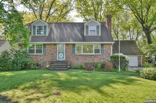 127 Chapel Rd, Mahwah, NJ 07430-2860
