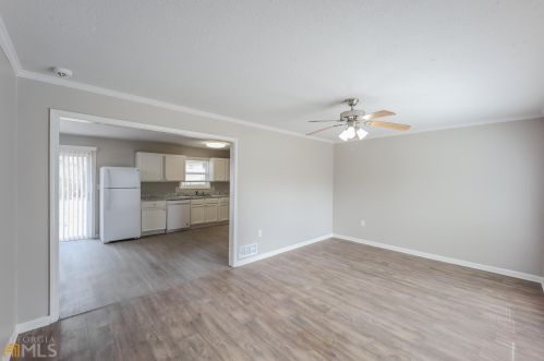 2073 Louis Xiv Ln, Atlanta GA  30349-5249 exterior