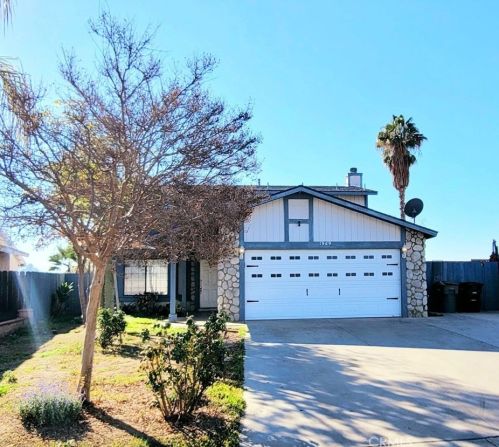 1949 Loma Bonita St, Perris, CA 92570-2549