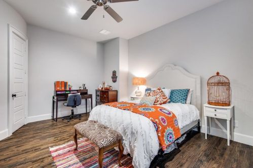 5132 Steinbeck St, Carrollton TX 75010 exterior