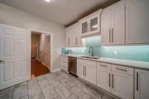 10 Frst Rdg Ct, Atlanta GA  30350-1802 exterior
