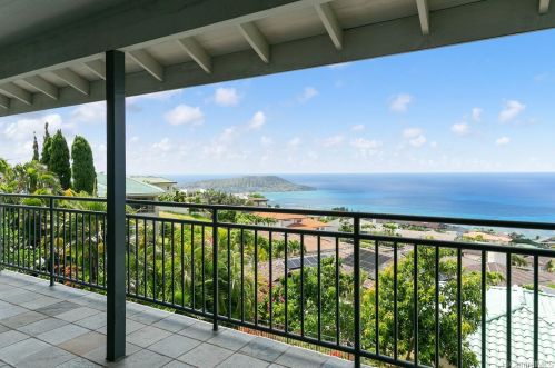 825 Puuikena Dr, Honolulu HI  96821-2564 exterior