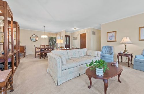 1836 Kaspar Ave, Arlington Hts, IL 60004-3720