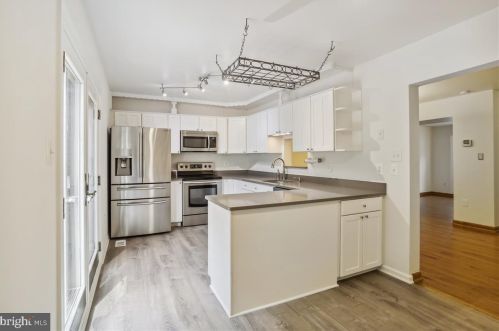 18 Kinsman View Cir, Silver Spring MD 20901-1652 exterior