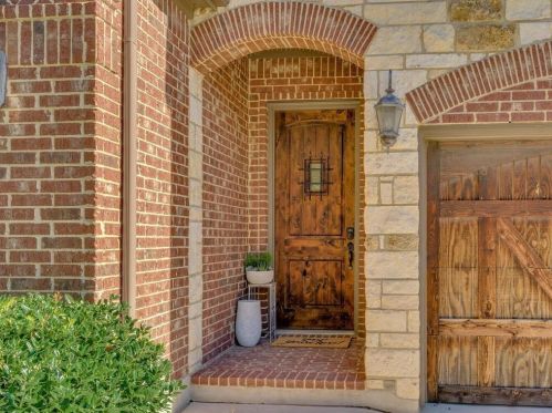 12604 Black Hills Dr, Austin TX  78748-1010 exterior