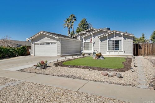 102 Kenwood Dr, Redlands, CA 92374-5477
