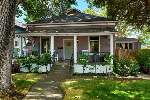 1067 College Ave, Palo Alto, CA 94306-1341