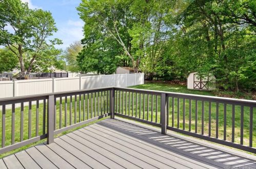 208 Lefoll Blvd, Wapping CT  06074-4261 exterior