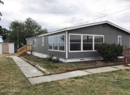 5240 Beam Rd, Zillah, WA 98953-9392