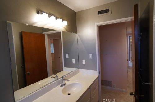 2766 Lizbeth Ave, Anaheim CA  92806-4831 exterior