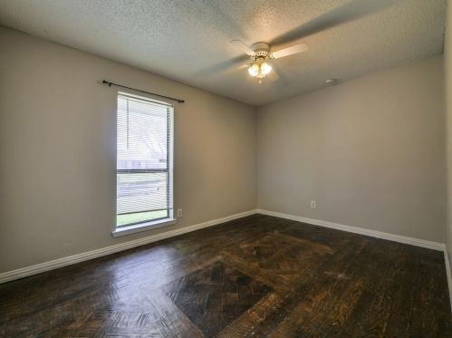 1106 Whiteoak Dr, Garland TX  75040-5258 exterior