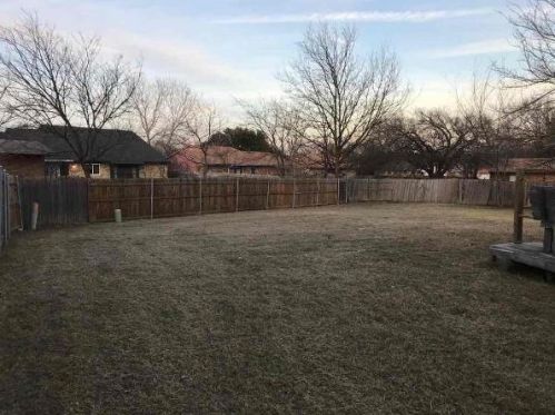 7851 Hollyberry Ct, Fort Worth TX  76133-7602 exterior