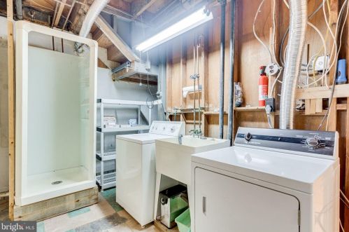 10408 Insley St, Silver Spring MD 20902-4936 exterior