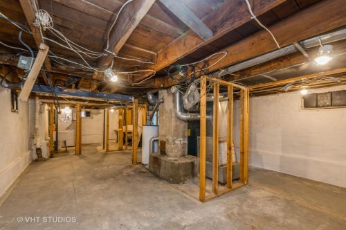133 Sabin St, Sycamore IL  60178-1557 exterior