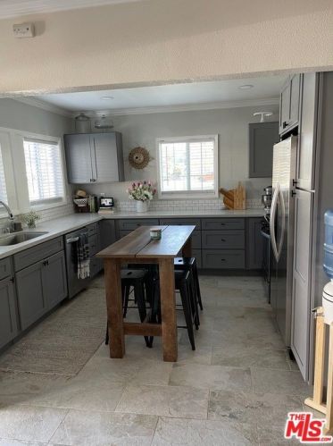 148 14th St, Seal Beach, CA 90740-6533
